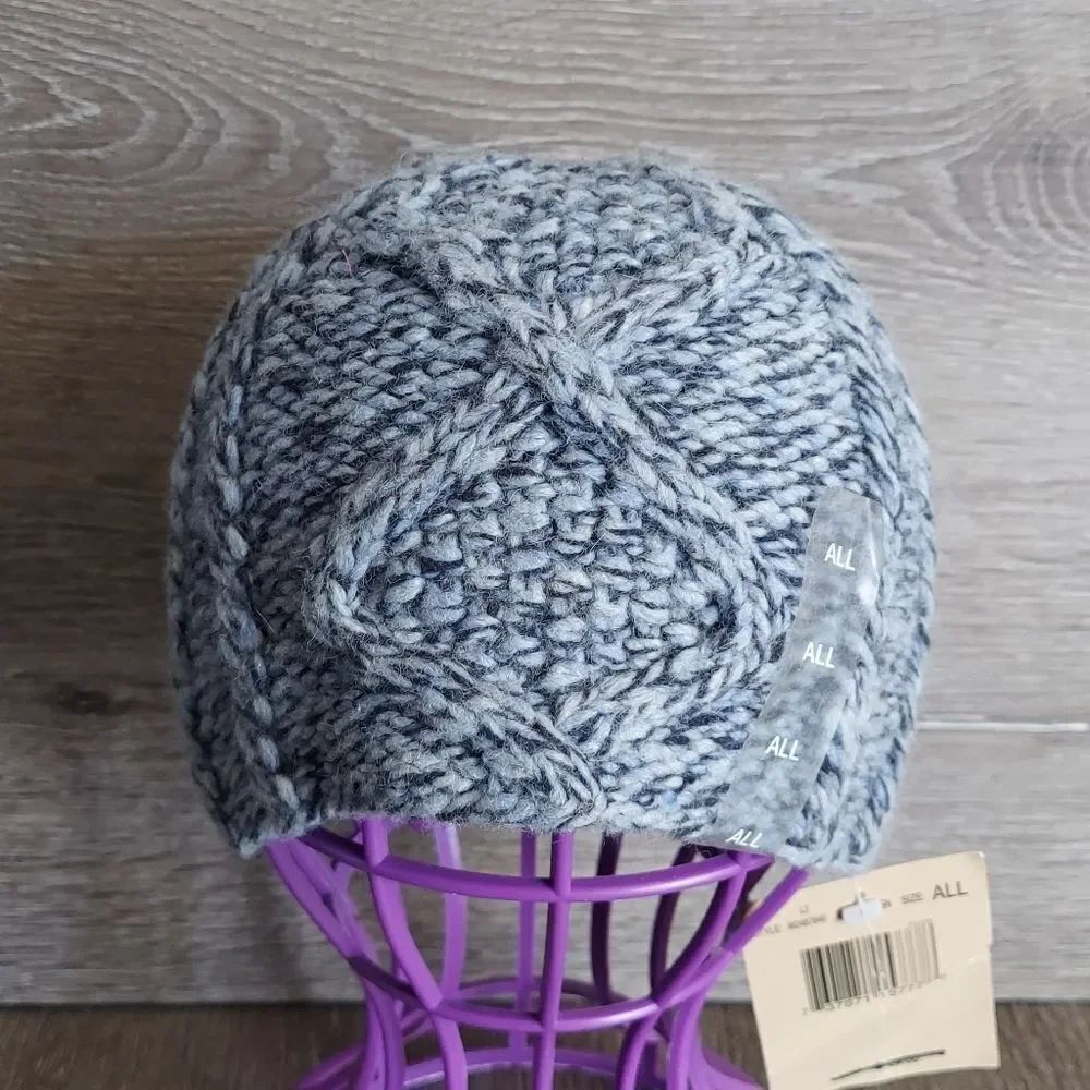 NEW Guess Lambswool Knit Beanie